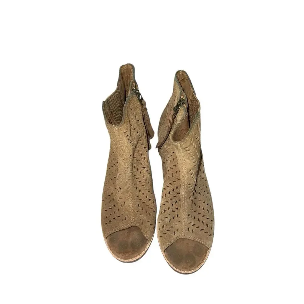 TOMS Majorca Tan Suede Peep Toe Heeled Ankle‎ Boots Booties Womens Size 7.5